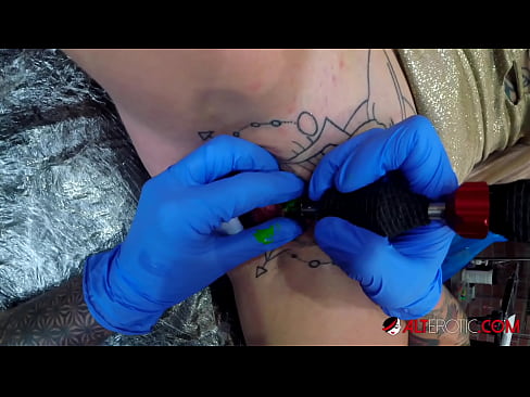 ❤️ Sully Savage, une chaudasse extrêmement tatouée, s'est fait tatouer le clitoris. ❤❌ Porno de qualité at porn fr.com-fullporner.ru ❌